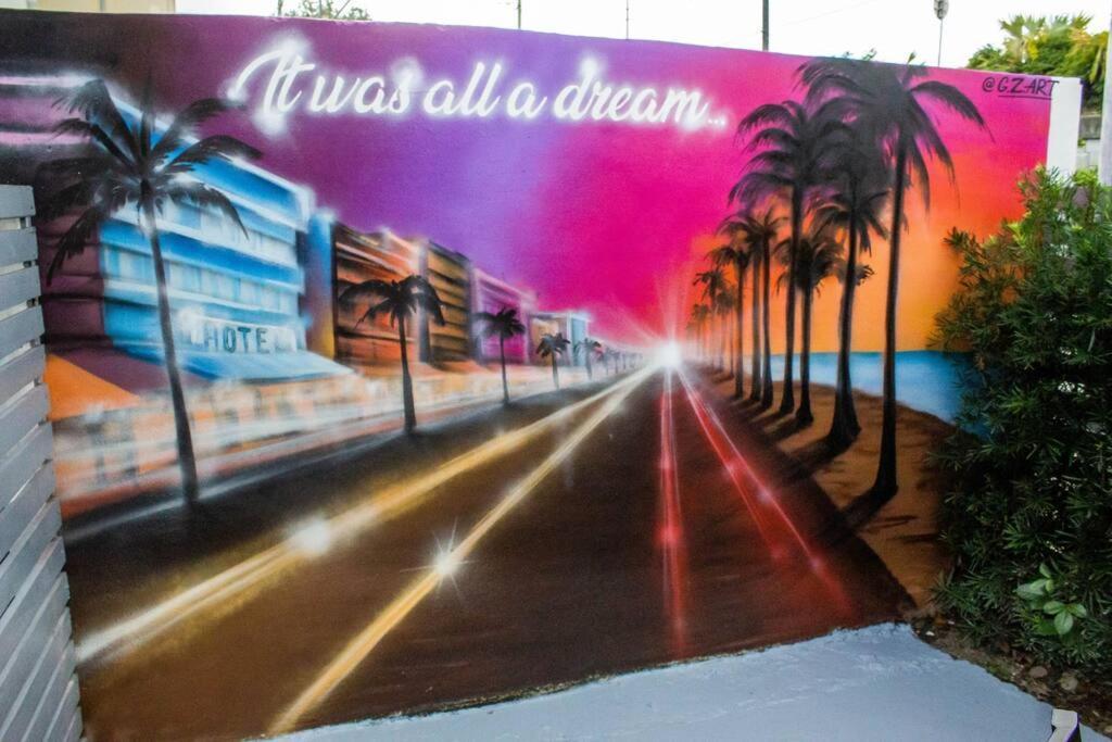 Cozy & Colorful Miami Art Canvas W/Hottub & Murals Extérieur photo